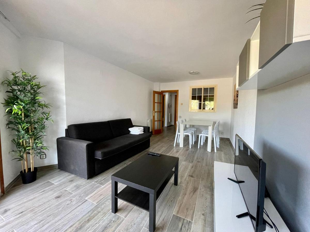 For A Stay Santillana Plaza 萨洛 外观 照片